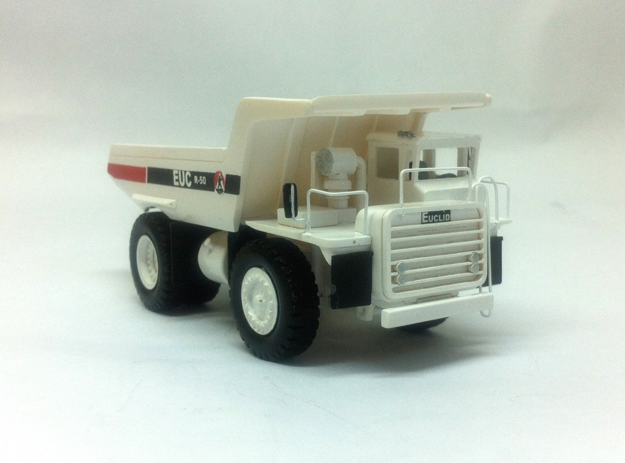HO 1/87 Euclid R-50 Rock Truck Ready Made Resin Model white colour 