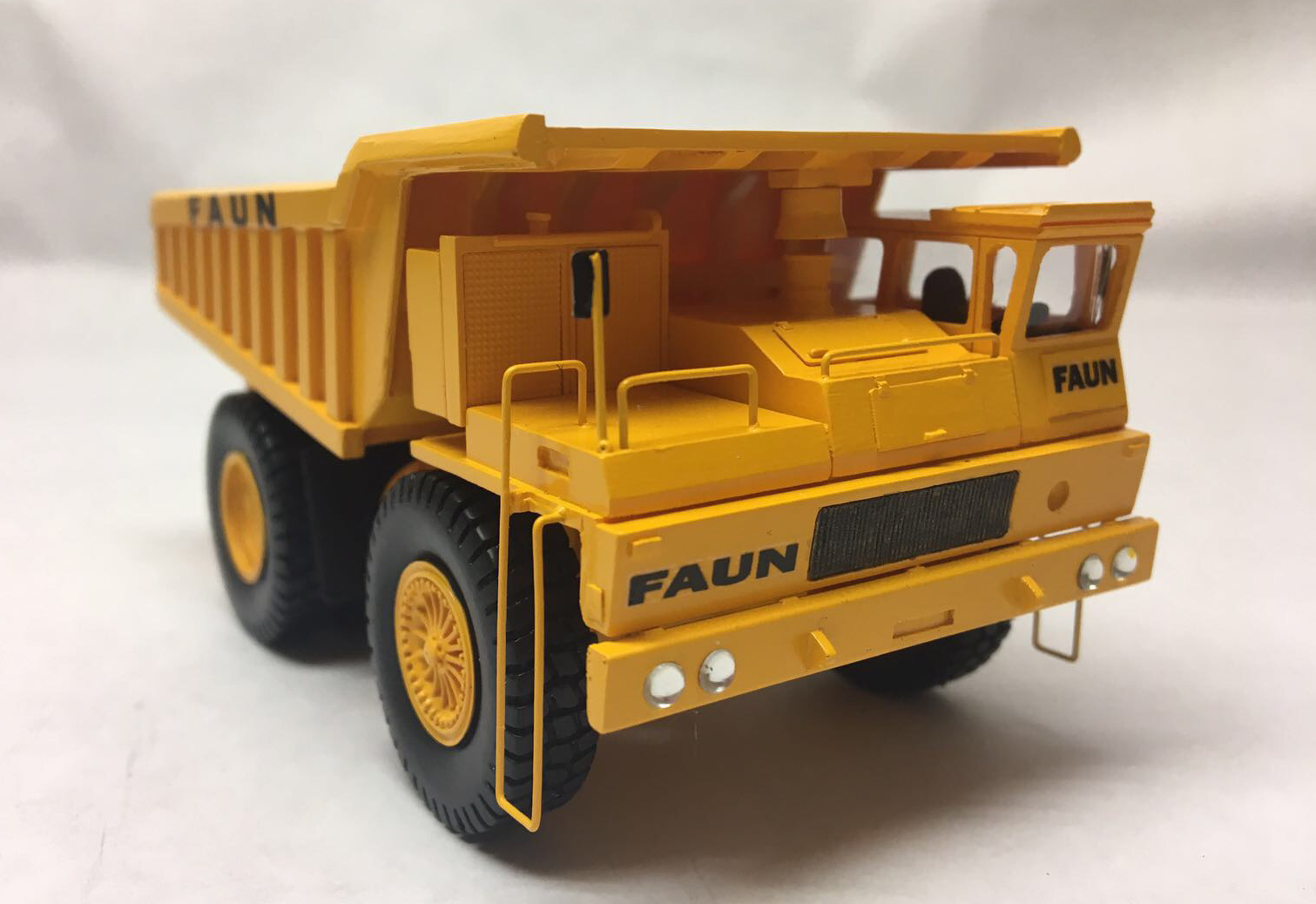 Details about   HO 1/87 Faun K80/W 4x2 Dump Truck Ready Made Resin Model by Fankit Models 